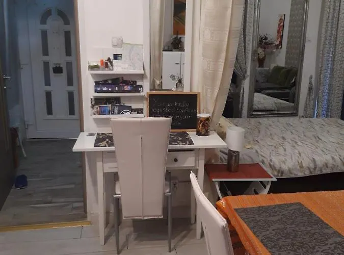 Grey Orchid - Studio * Budapesta