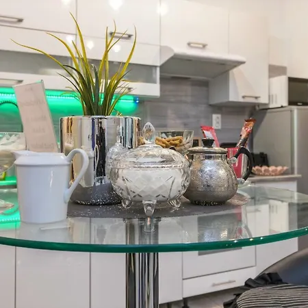 Grey Orchid - Studio Apartment Budapest