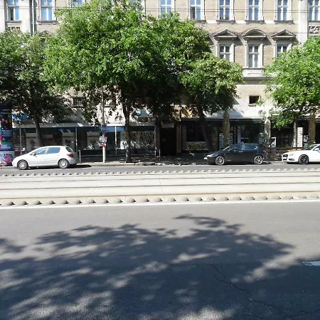 Grey Orchid - Studio Apartment Budapest